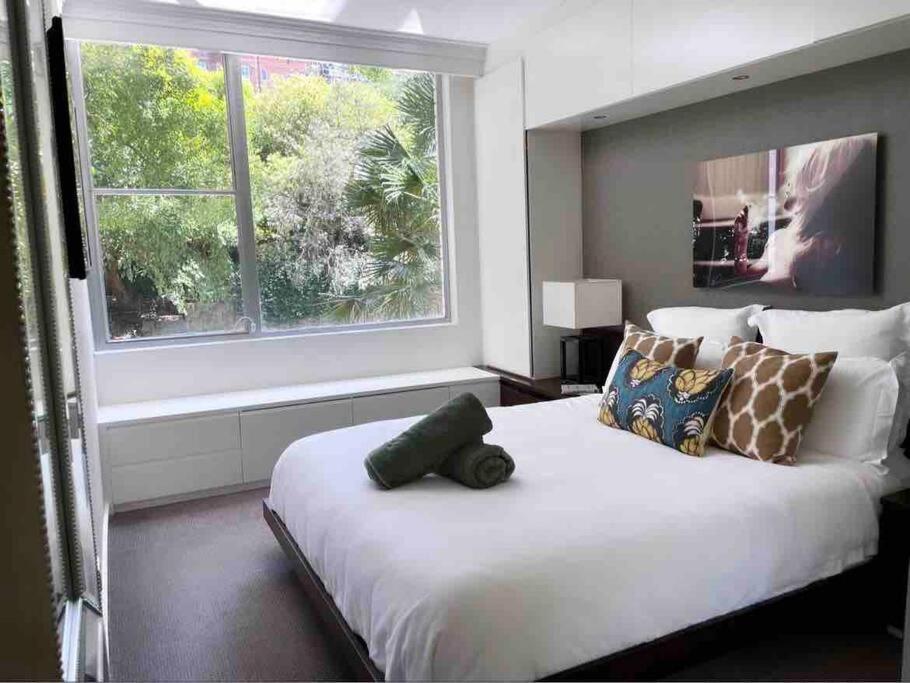 Elizabeth Bay Marina Apartment