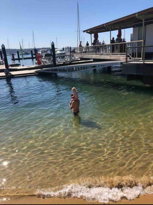 Elizabeth Bay Marina Apartment