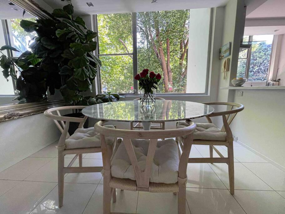 Elizabeth Bay Marina Apartment