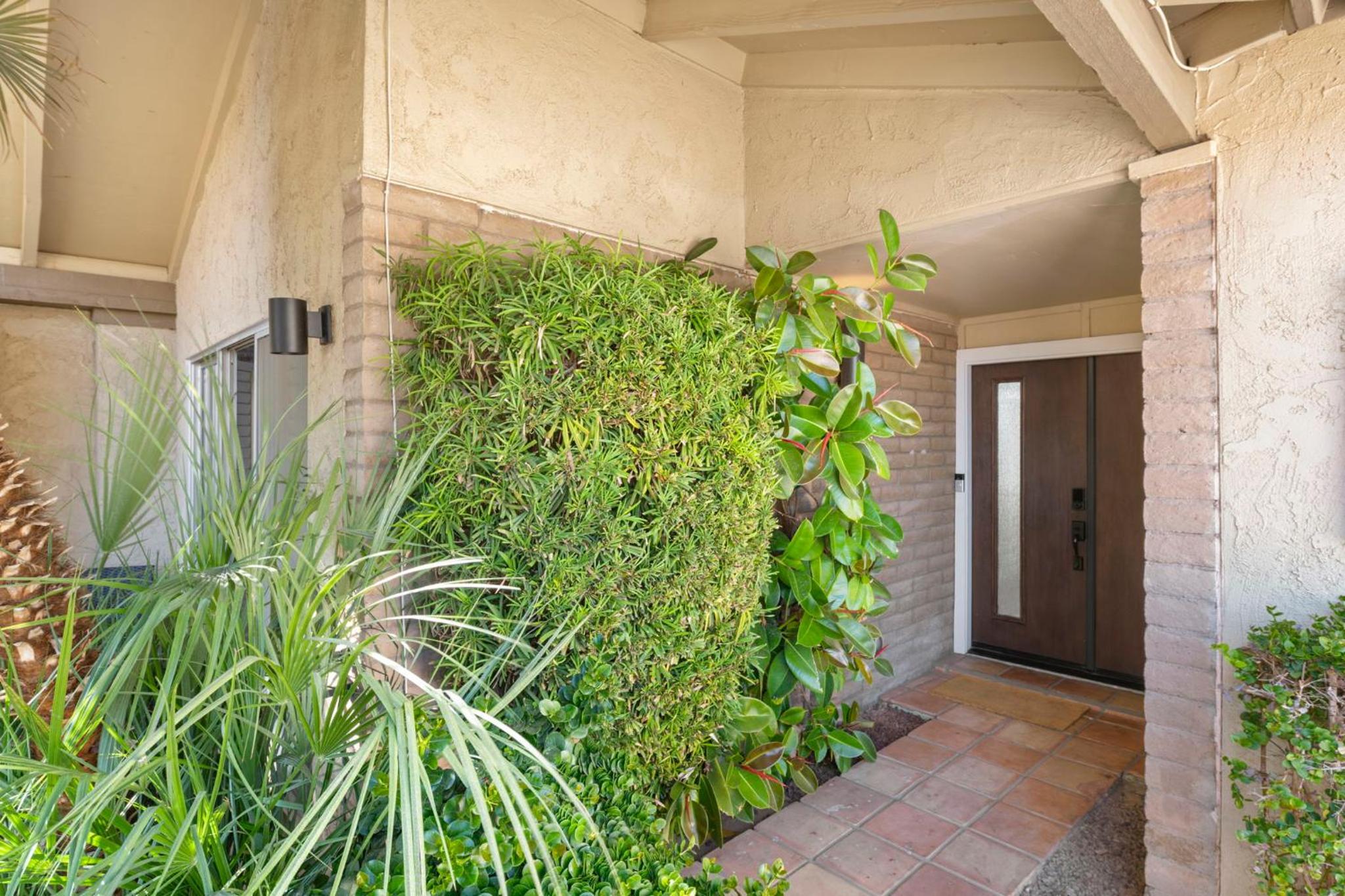 Charming patio home w/ community pool, WFH setups, 10 min walk to Old Town! view 5