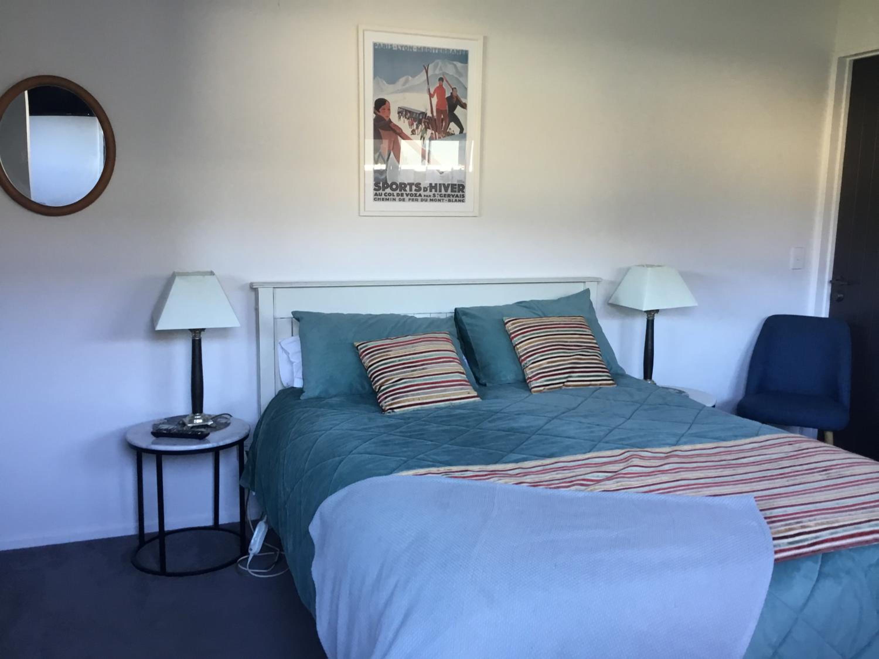 Cozy stylish studio Entry off Northburn road view 2