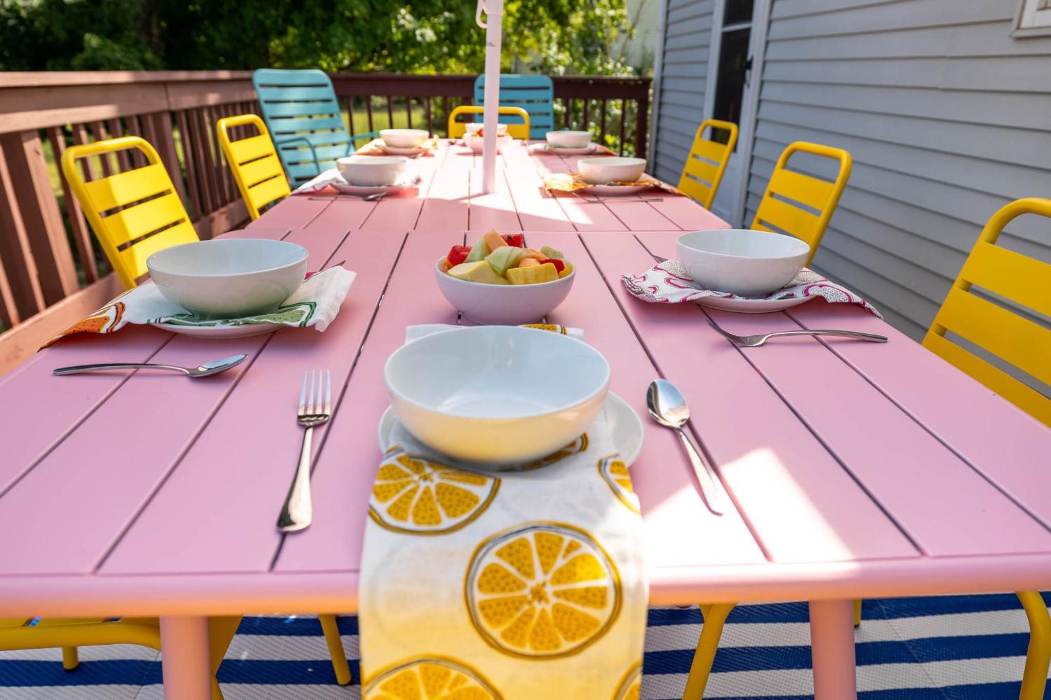Turntable&Vinyl - Deck - Vibrant - Near IU view 2