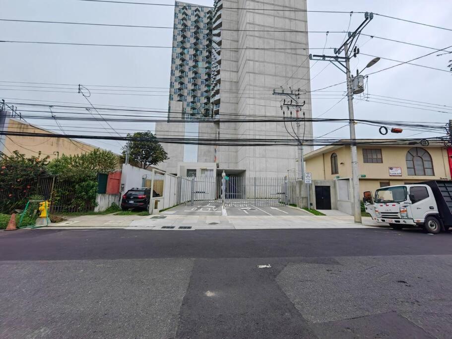 804 SECRT Sabana Hermoso Apartamento con Aire Acondicionado
