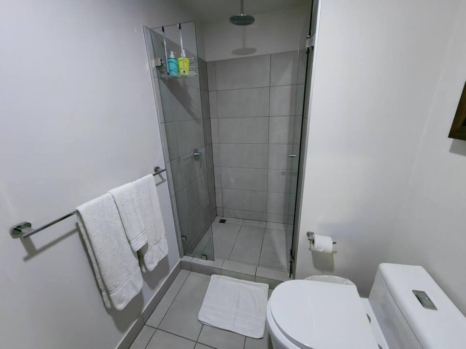 804 SECRT Sabana Hermoso Apartamento con Aire Acondicionado