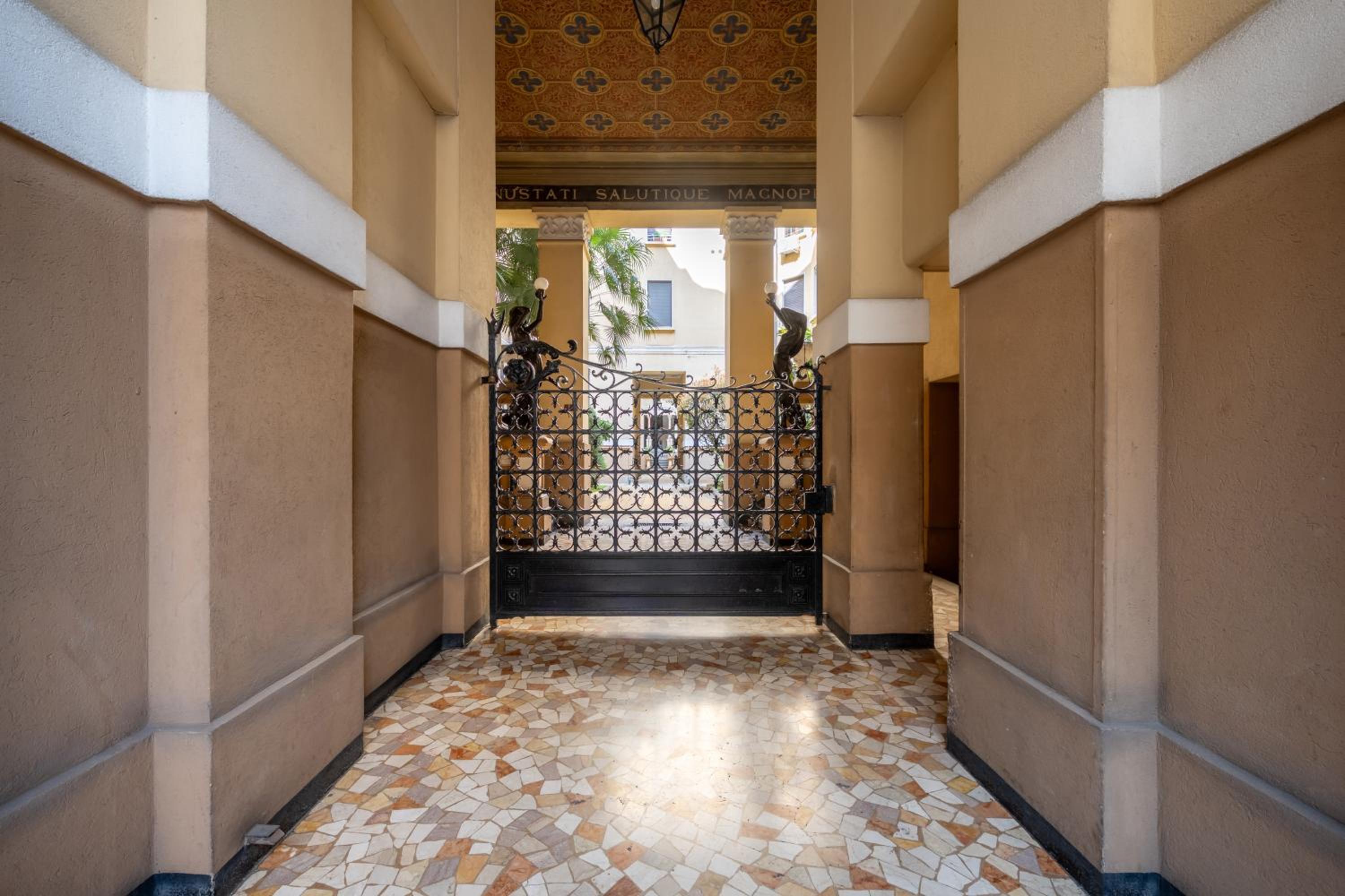 LIFE IS BEAUTIFUL Porta Romana Apartment