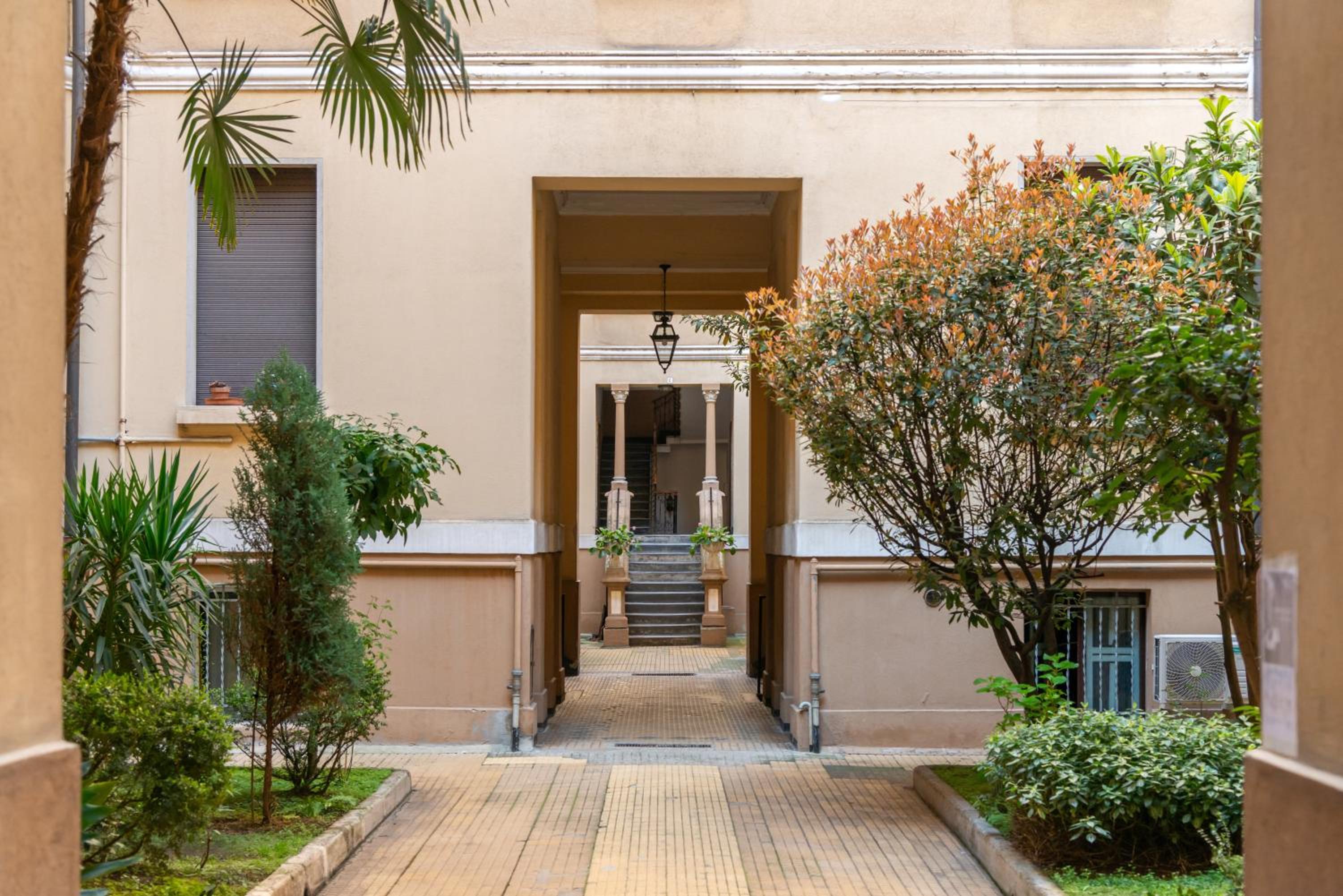 LIFE IS BEAUTIFUL Porta Romana Apartment
