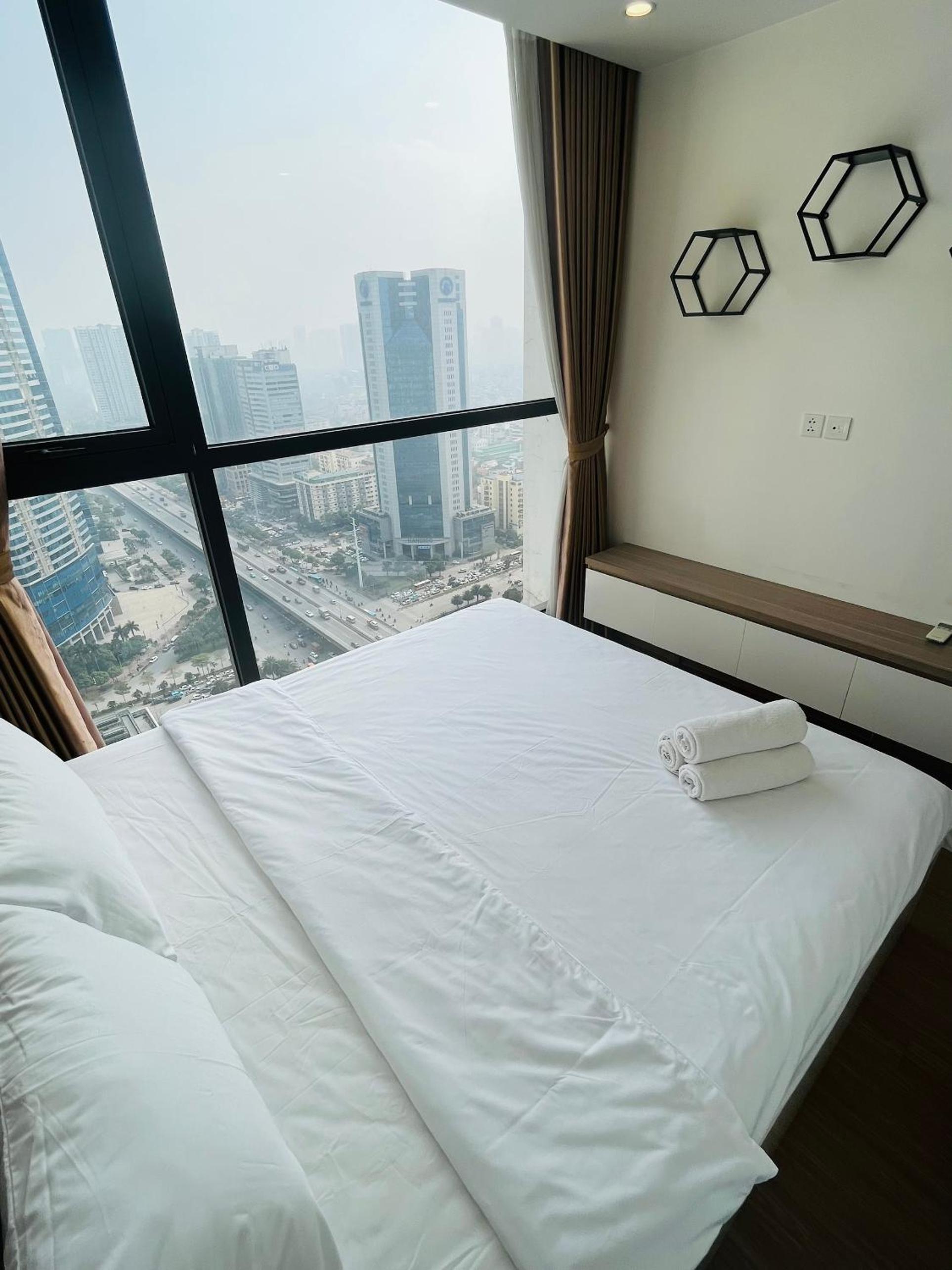 Vinhomes Skylake - 1,2,3 Beds Apartment - Fullhouse/ Spacious
