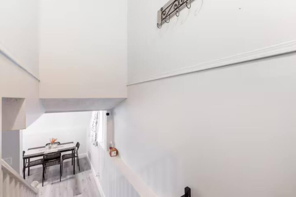 Cozy Furnished Room-4 Close to U of A in Edmonton - with Shared Spaces