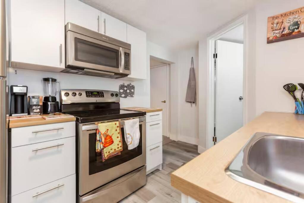Cozy Furnished Room-4 Close to U of A in Edmonton - with Shared Spaces