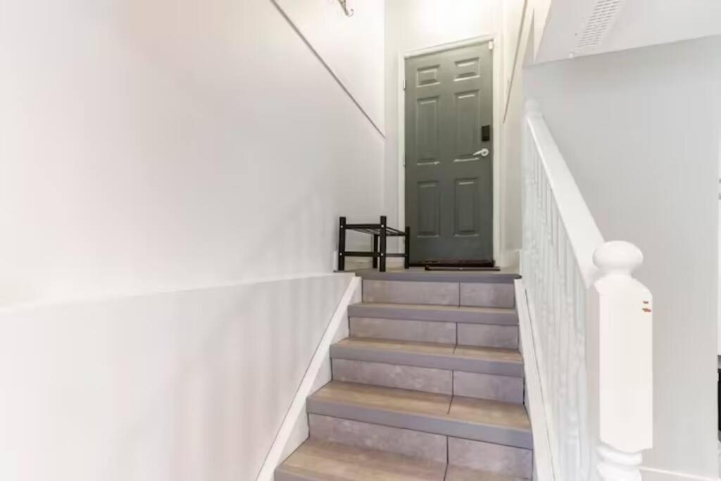 Cozy Furnished Room-4 Close to U of A in Edmonton - with Shared Spaces