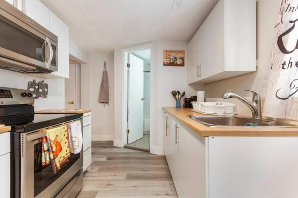 Cozy Furnished Room-4 Close to U of A in Edmonton - with Shared Spaces