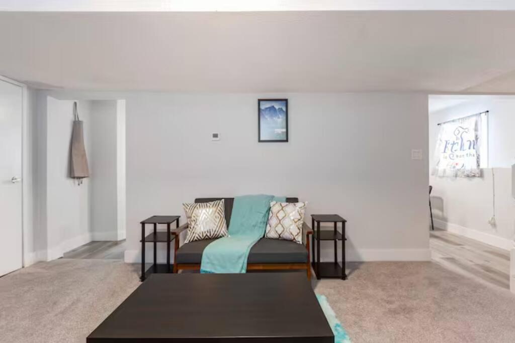 Cozy Furnished Room-4 Close to U of A in Edmonton - with Shared Spaces