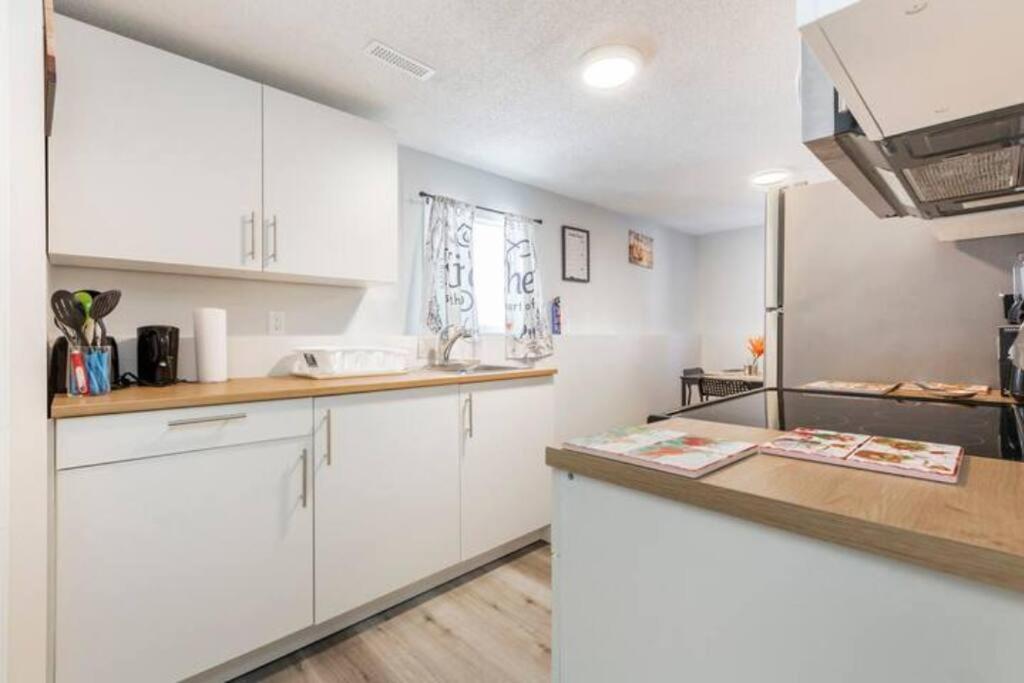 Cozy Furnished Room-4 Close to U of A in Edmonton - with Shared Spaces