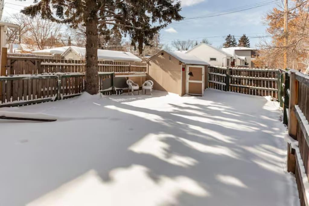 Cozy Furnished Room-4 Close to U of A in Edmonton - with Shared Spaces