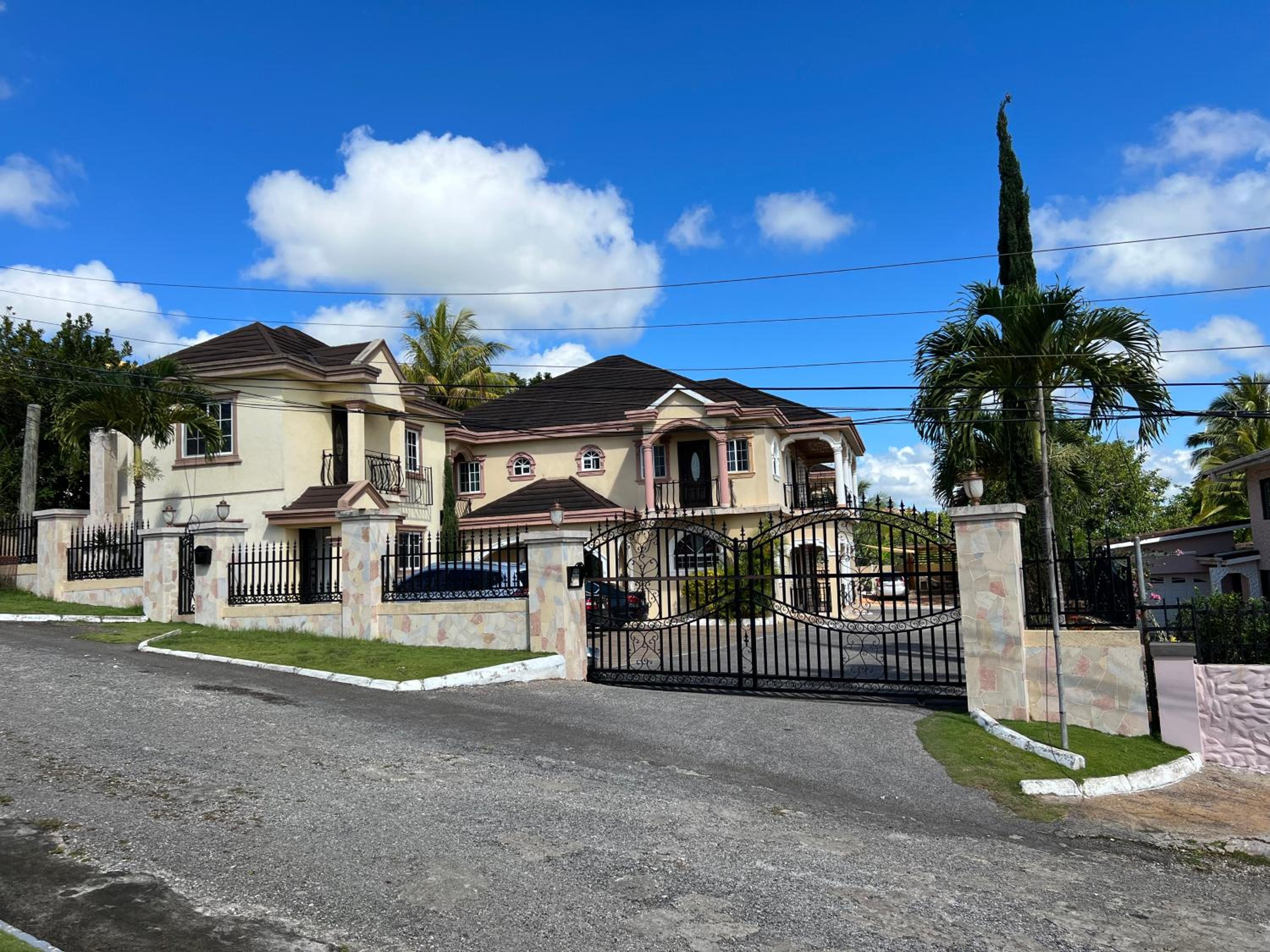 Mandeville luxury