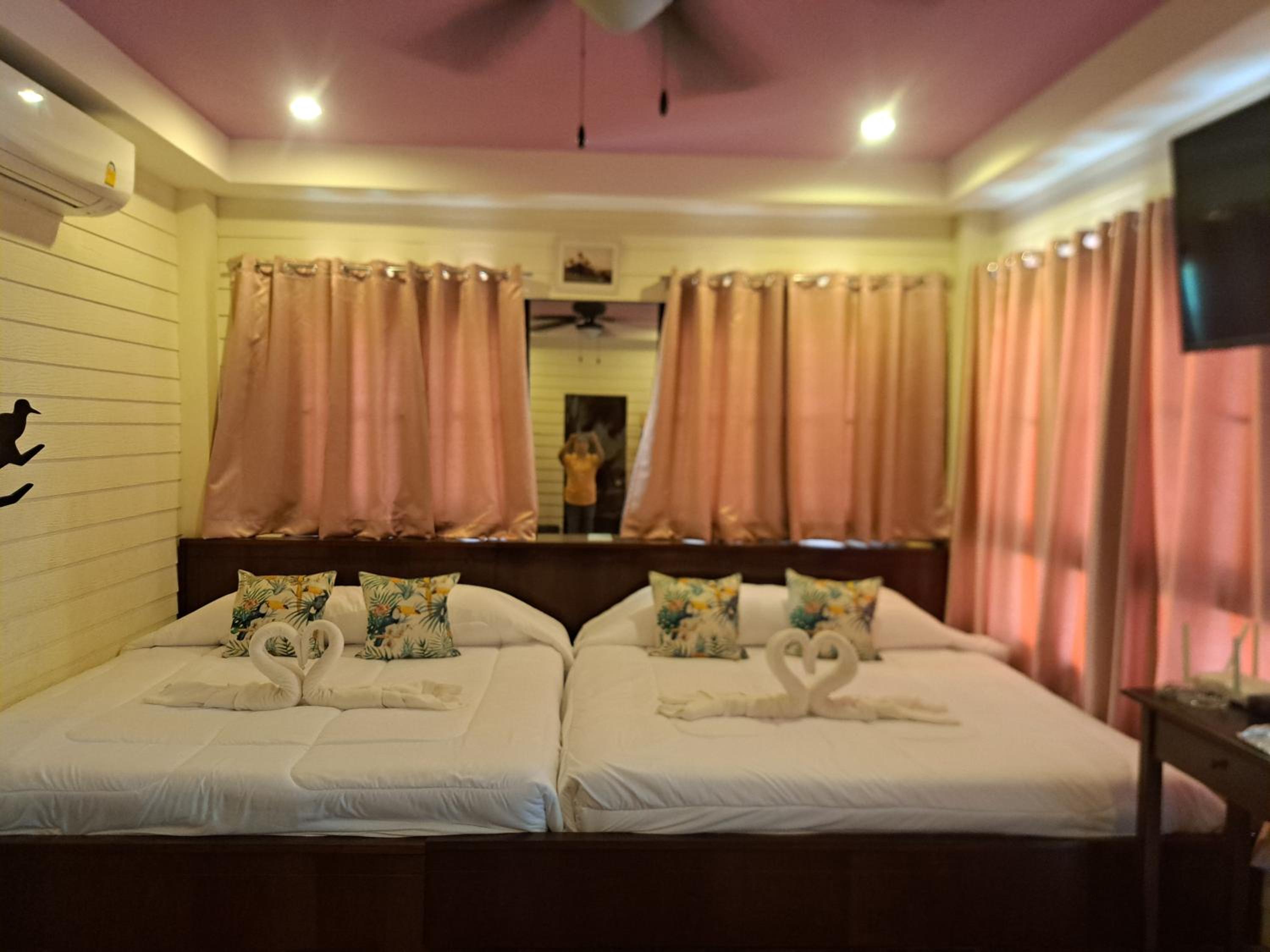 Karoon Sea View Lodge