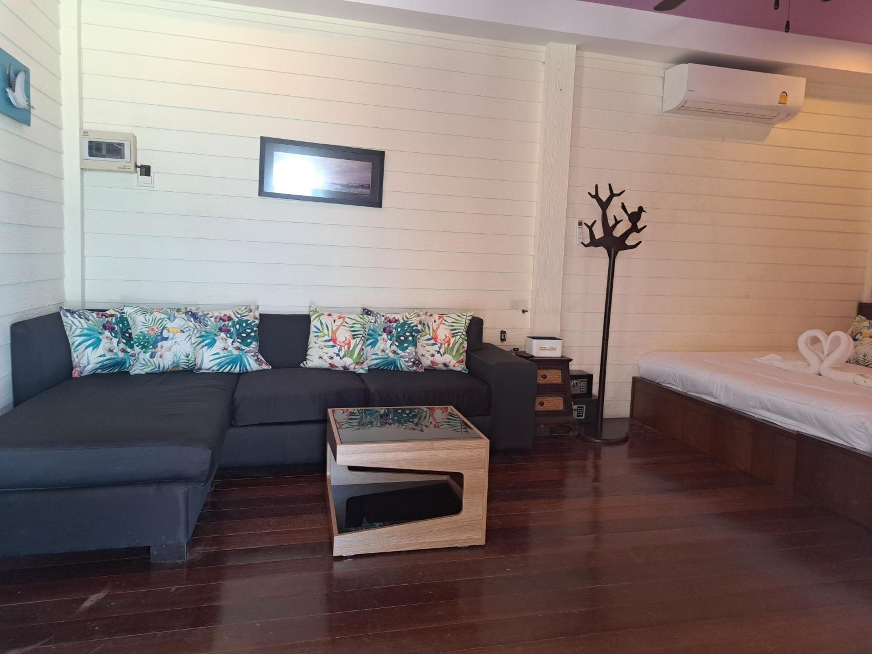 Karoon Sea View Lodge