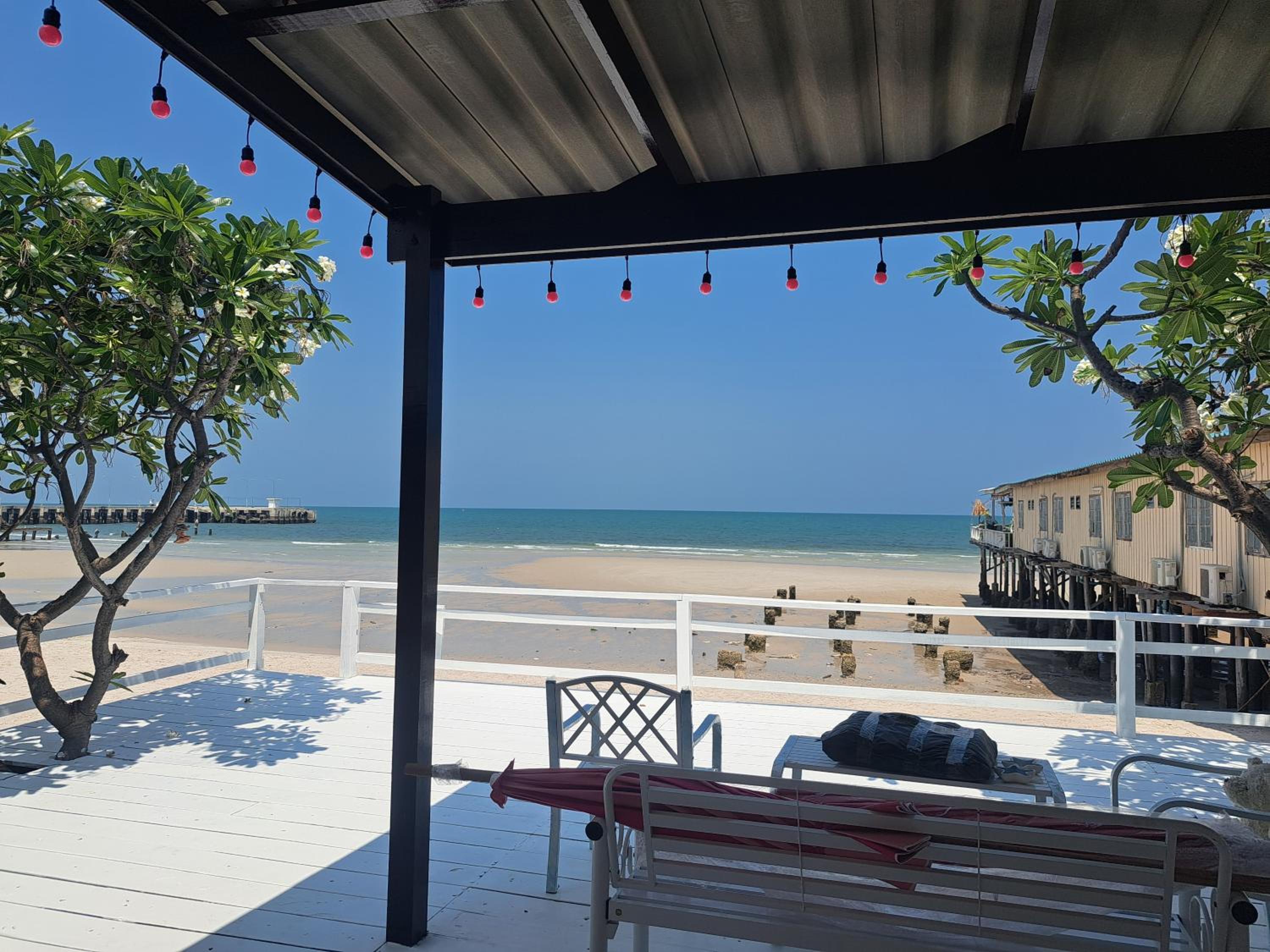 Karoon Sea View Lodge