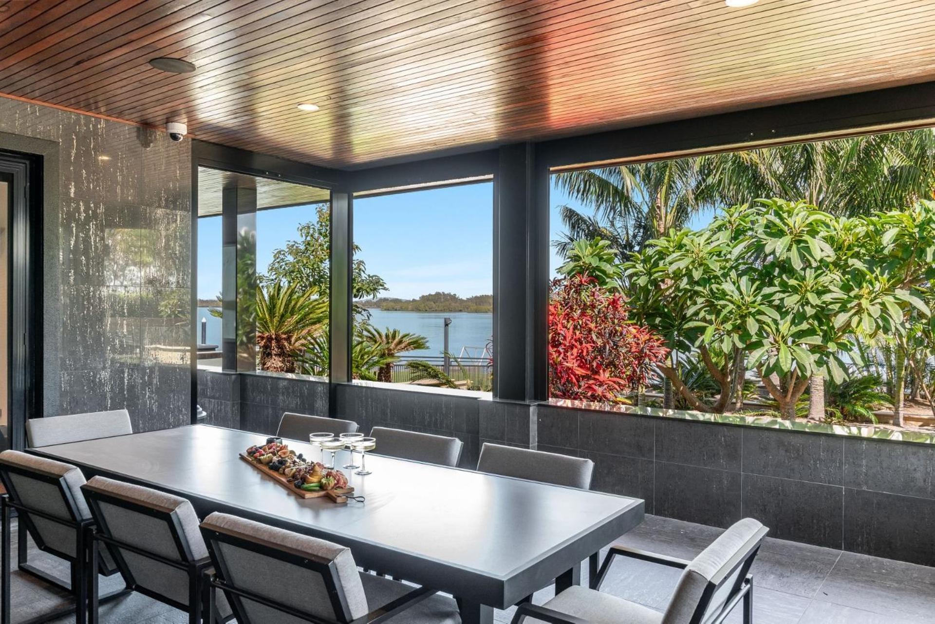 Jasmine cove - Exclusive Waterfront Estate