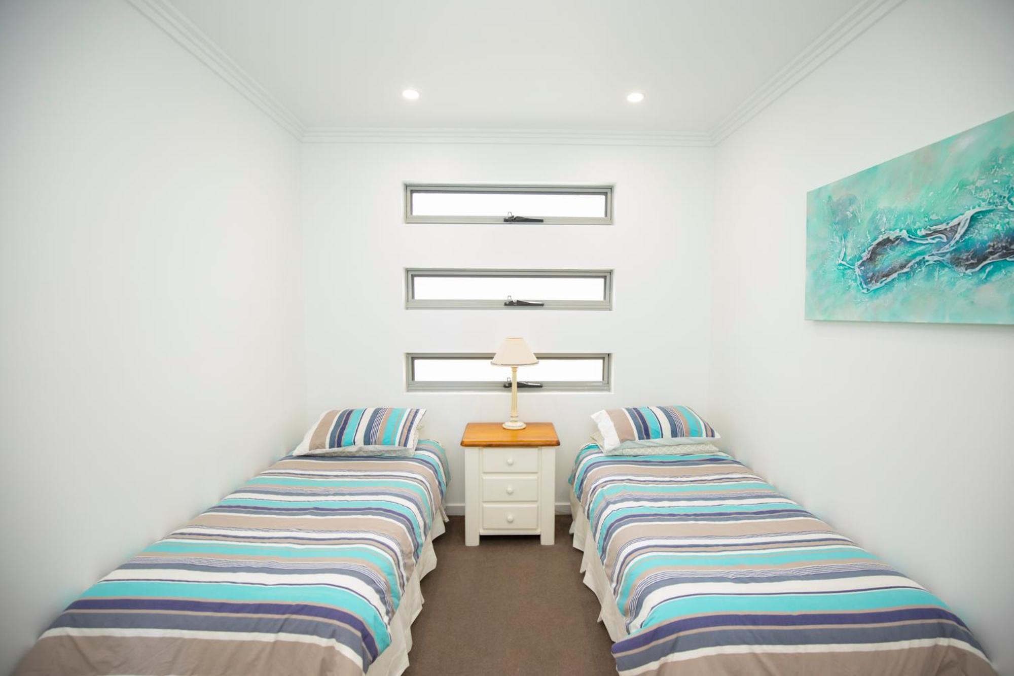 Shearwaters Apartment Waterfront Accomodation