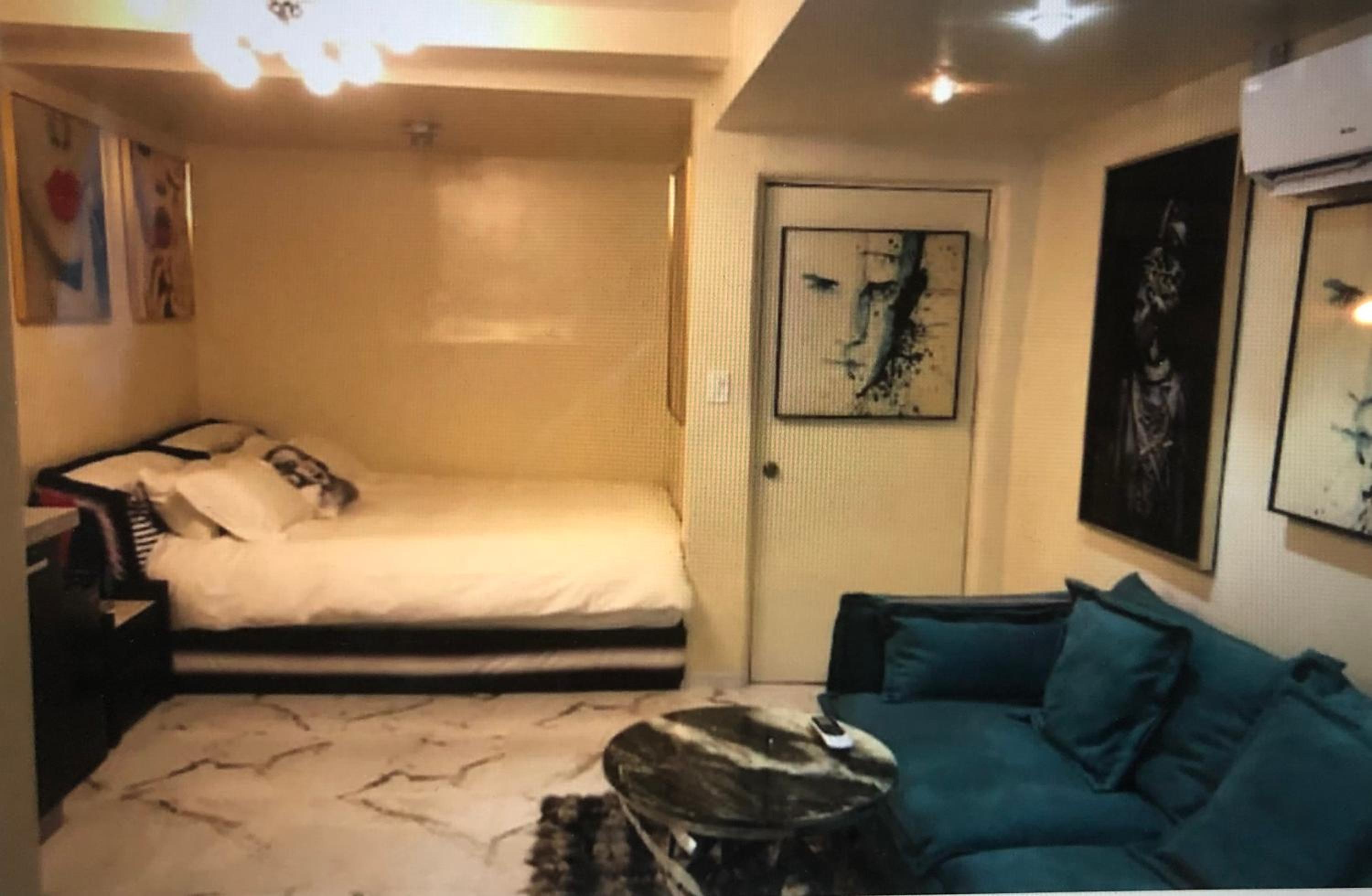 Luxury 2 Bedroom Suite Apartment in Koreatown
