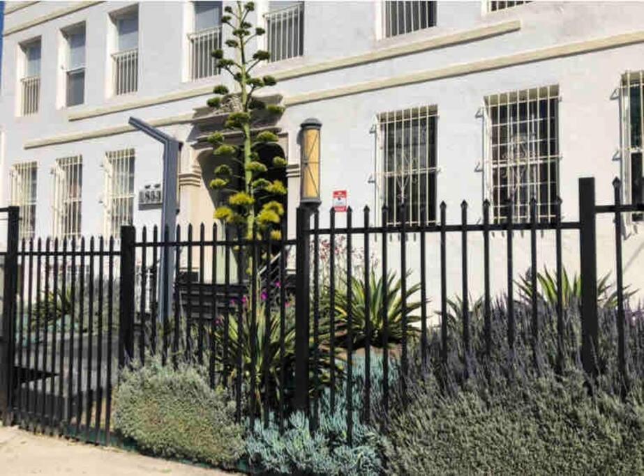 Stylish Apartment in Koreatown! Central Location!!