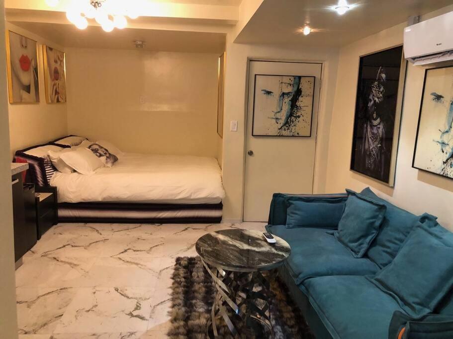 Stylish Apartment in Koreatown! Central Location!!
