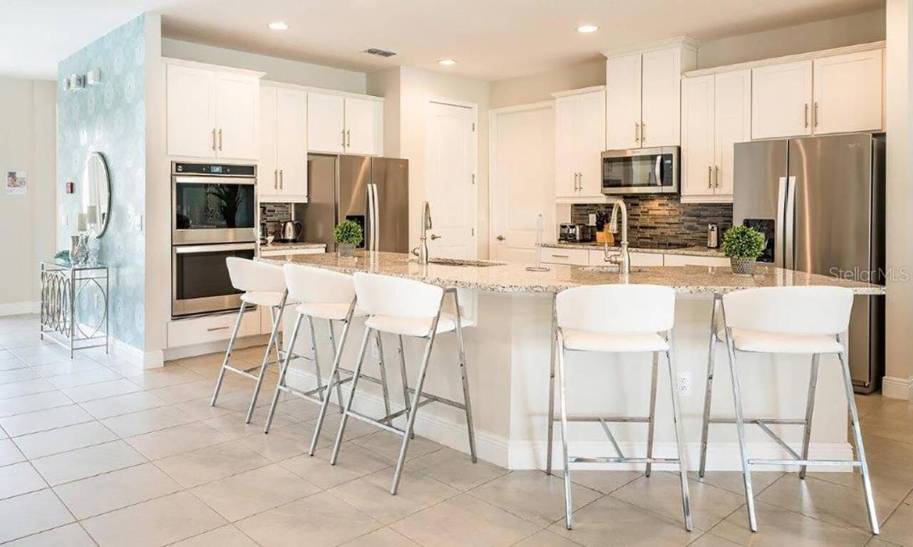 Encore Resort 11 Bedroom Home with Pool 2117