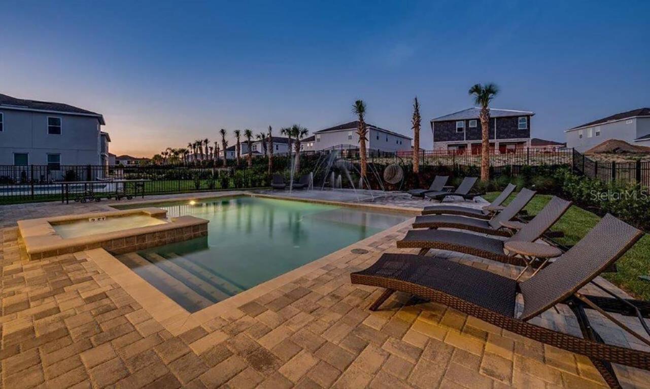 Encore Resort 11 Bedroom Home with Pool 2117