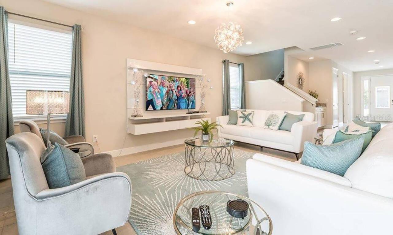 Encore Resort 11 Bedroom Home with Pool 2117