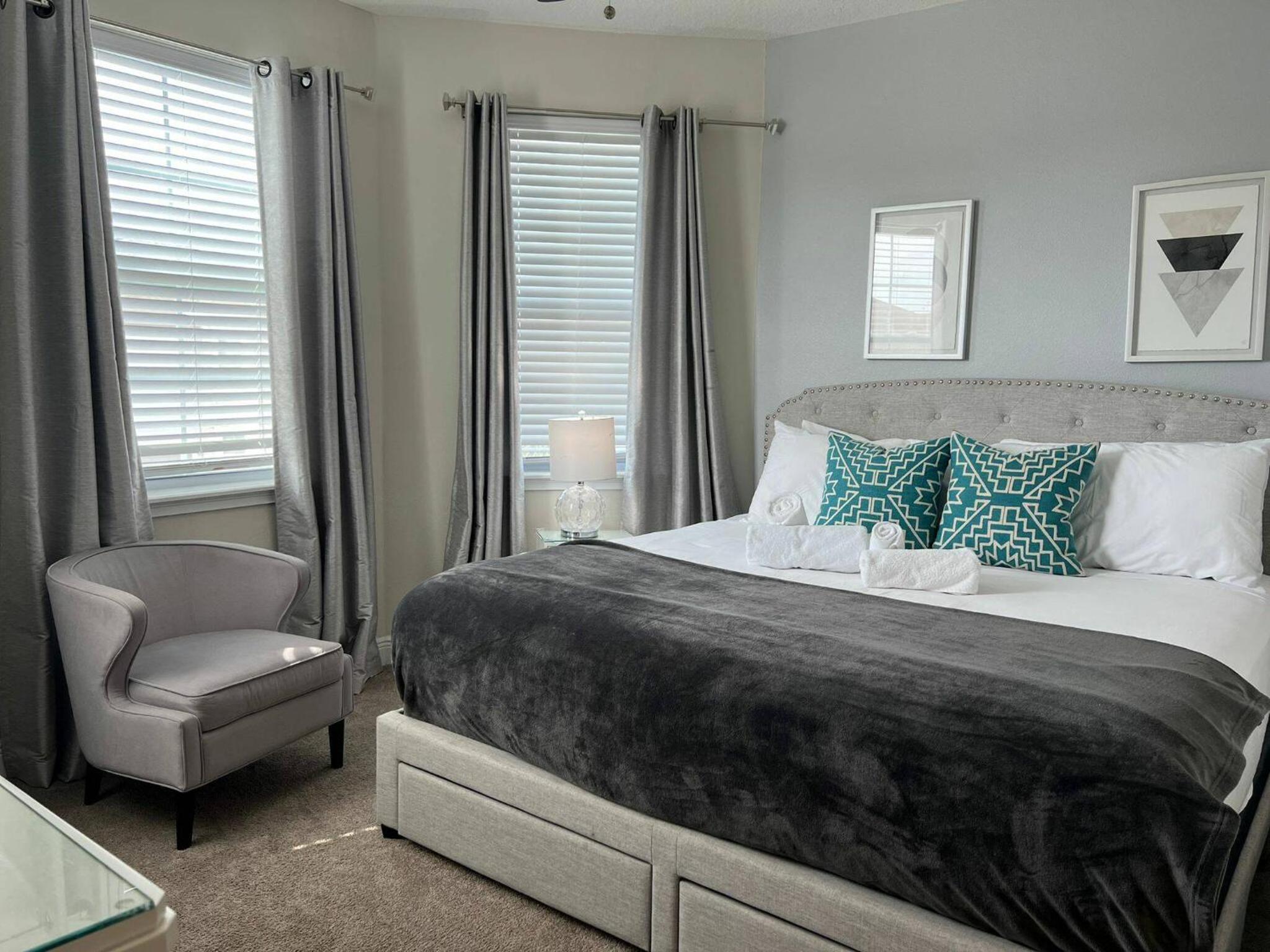 Encore Resort 11 Bedroom Home with Pool 2117