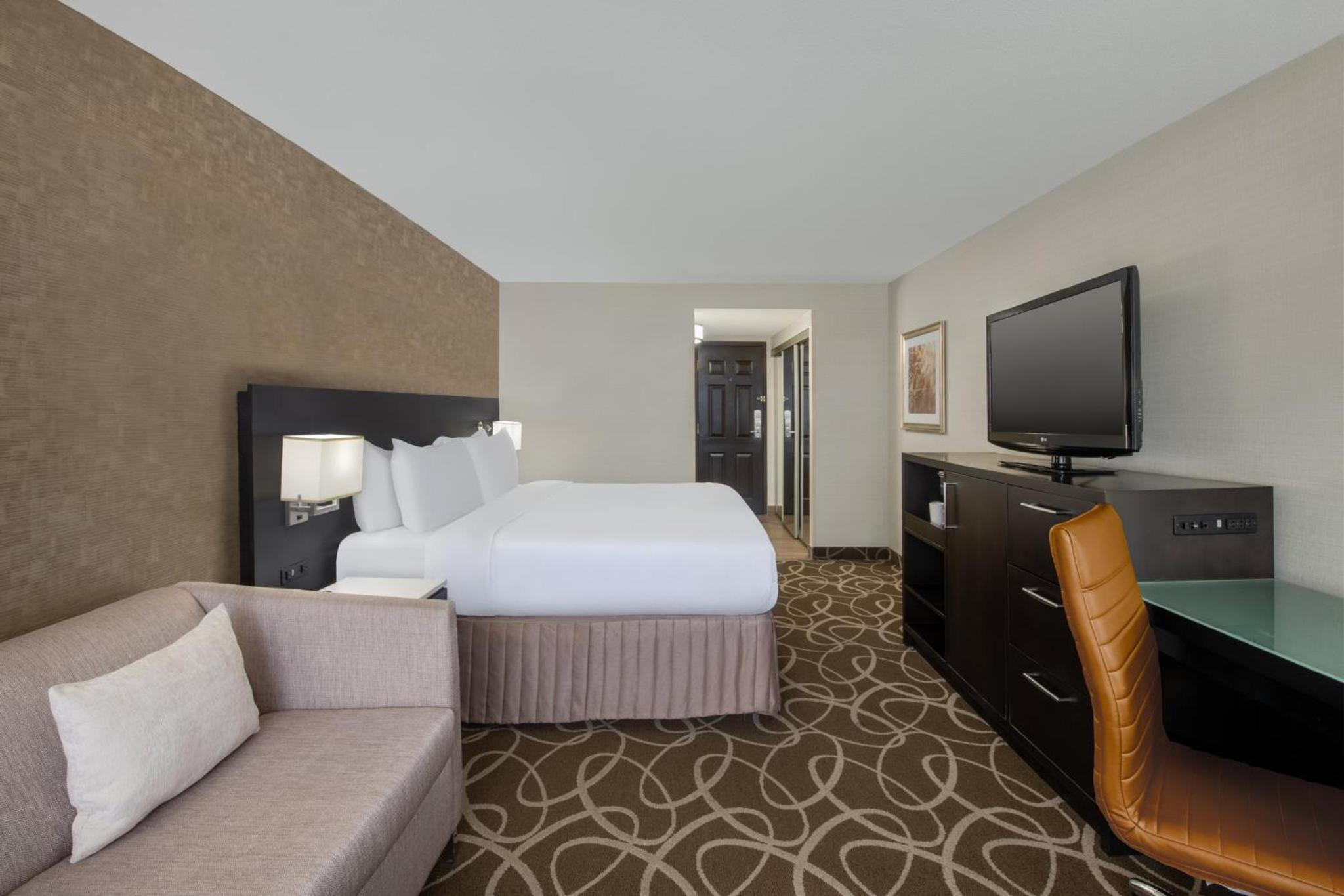 Kitchener Vacations - Crowne Plaza Kitchener-Waterloo, an IHG Hotel - Property Image 89