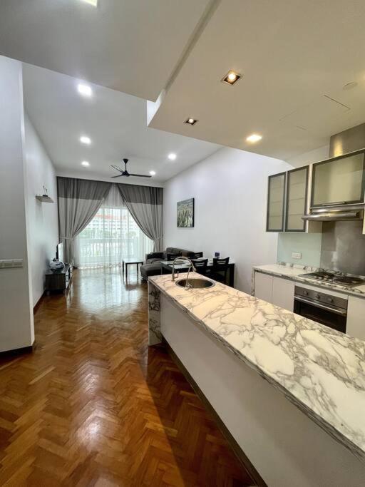 Seaview Property in Straits Quay photo 3