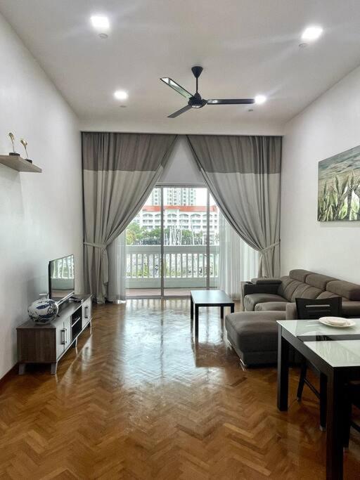 Seaview Property in Straits Quay photo 4