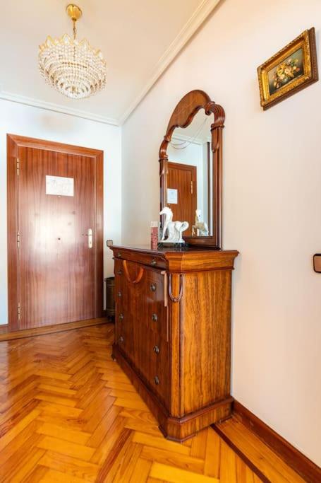 Amplio y acogedor piso en pleno barrio de Gros, en Donostia - San Sebastián view 4