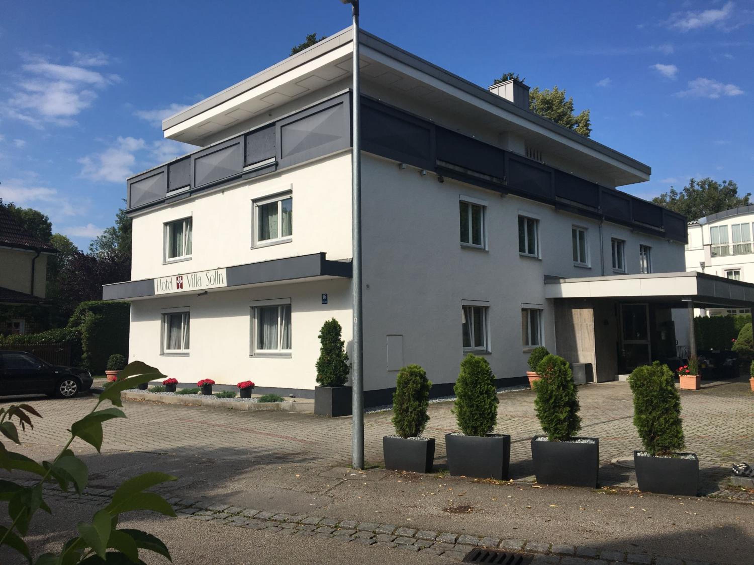 Munich Vacations - Hotel Villa Solln - Property Image 3