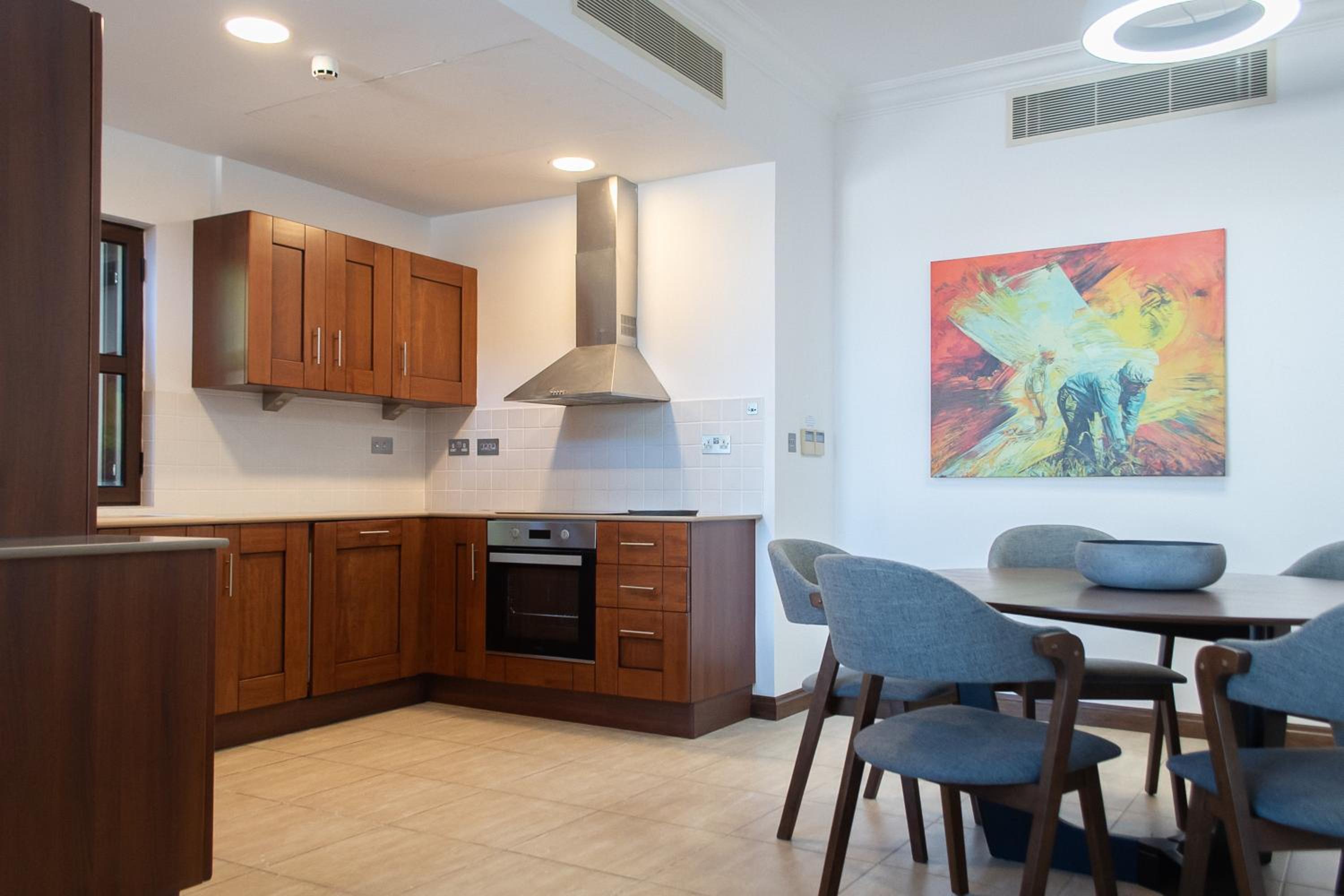 Luxury Pool View Flat L12