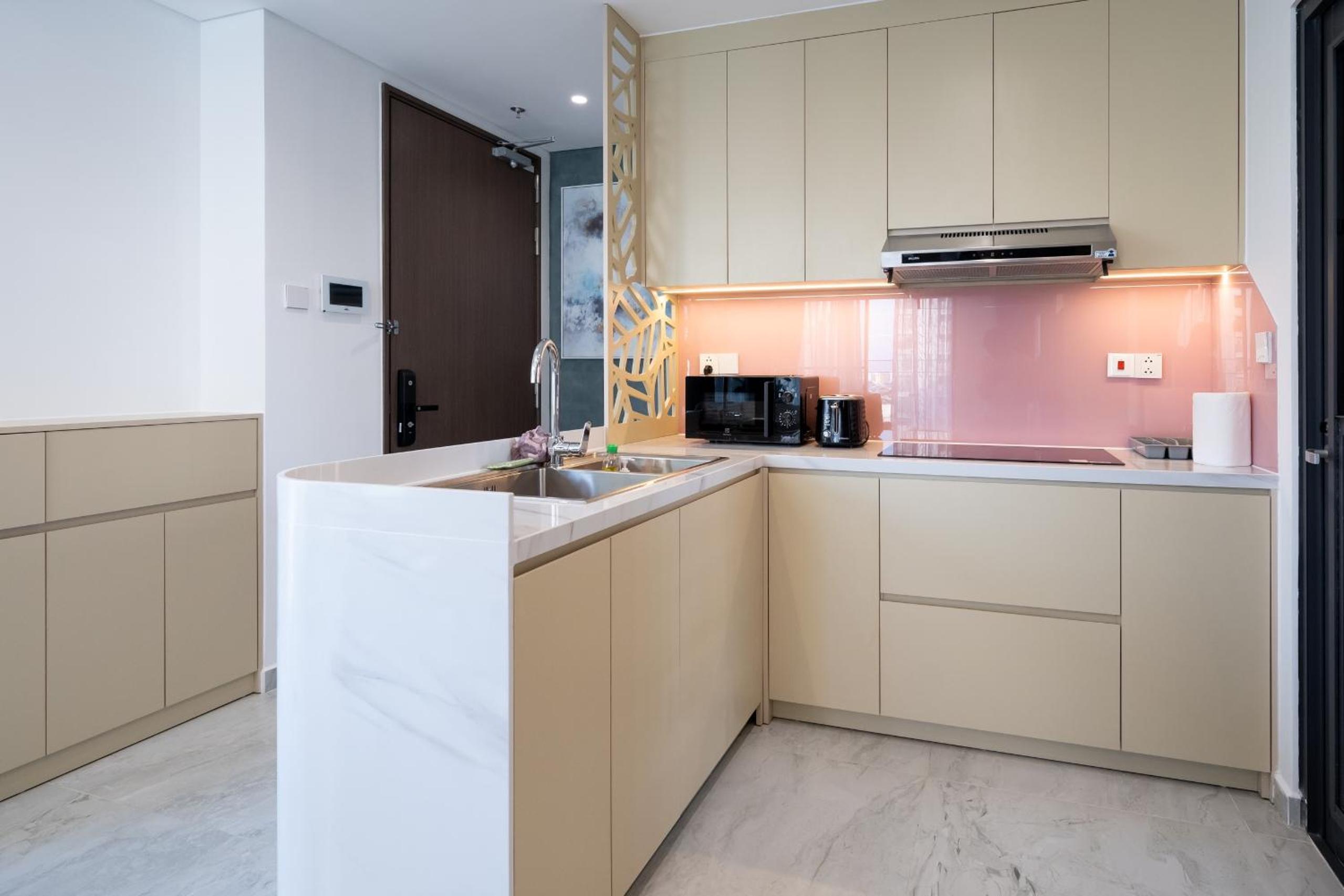Cardinal Court Phu My Hung near SECC & Crescent