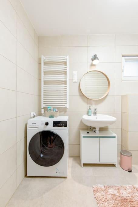 Szondi Corner Apartman view 5
