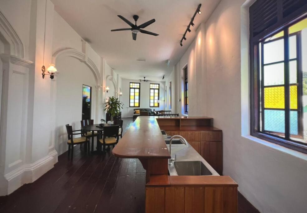 Loft BC 144 - Colonial Loft Charm photo 3