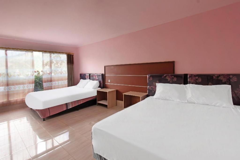 OYO 91744 Hotel Gemilang