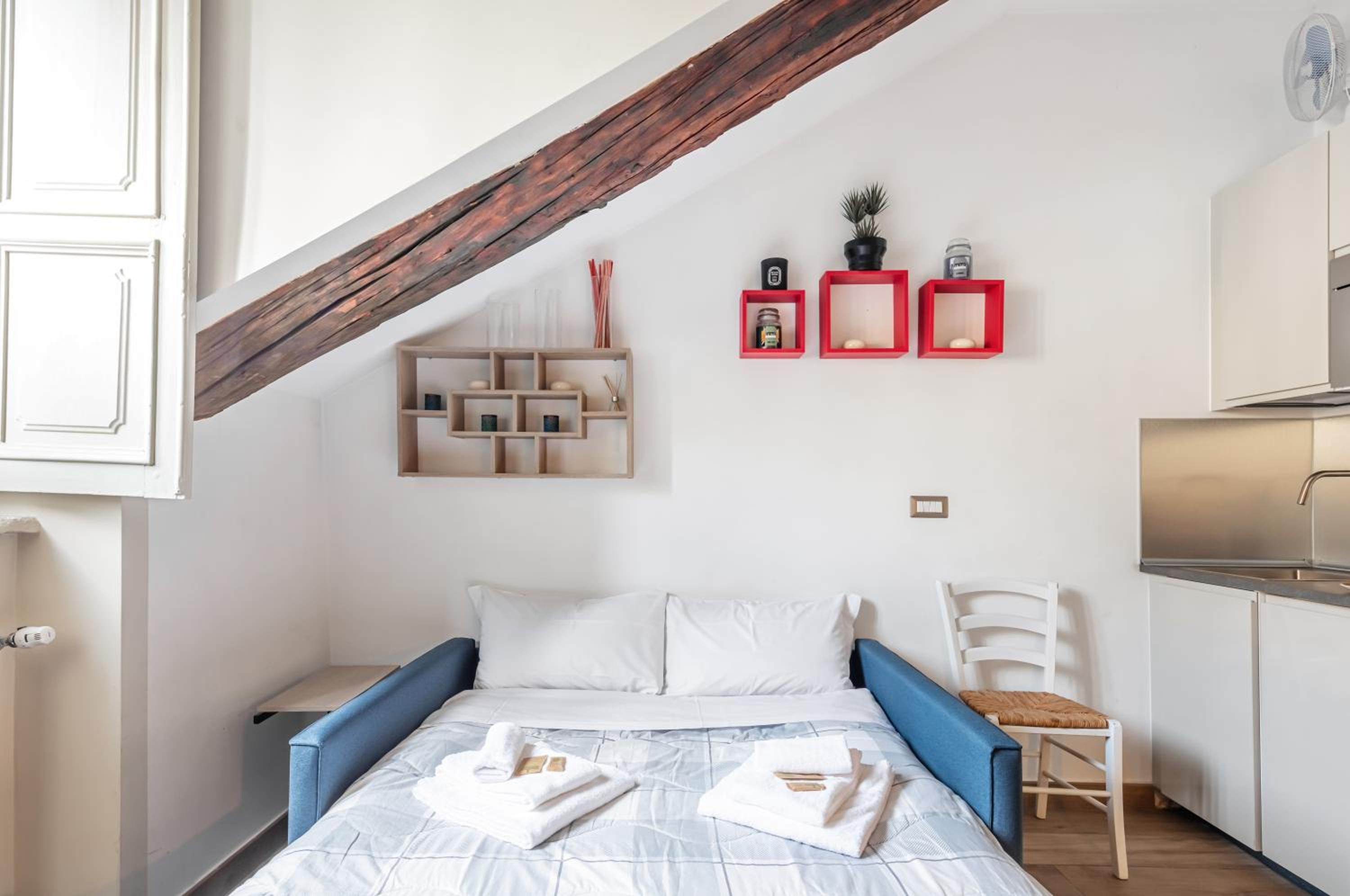 GuestHost - Piazza Castello Central Studio en Turin — hotel room