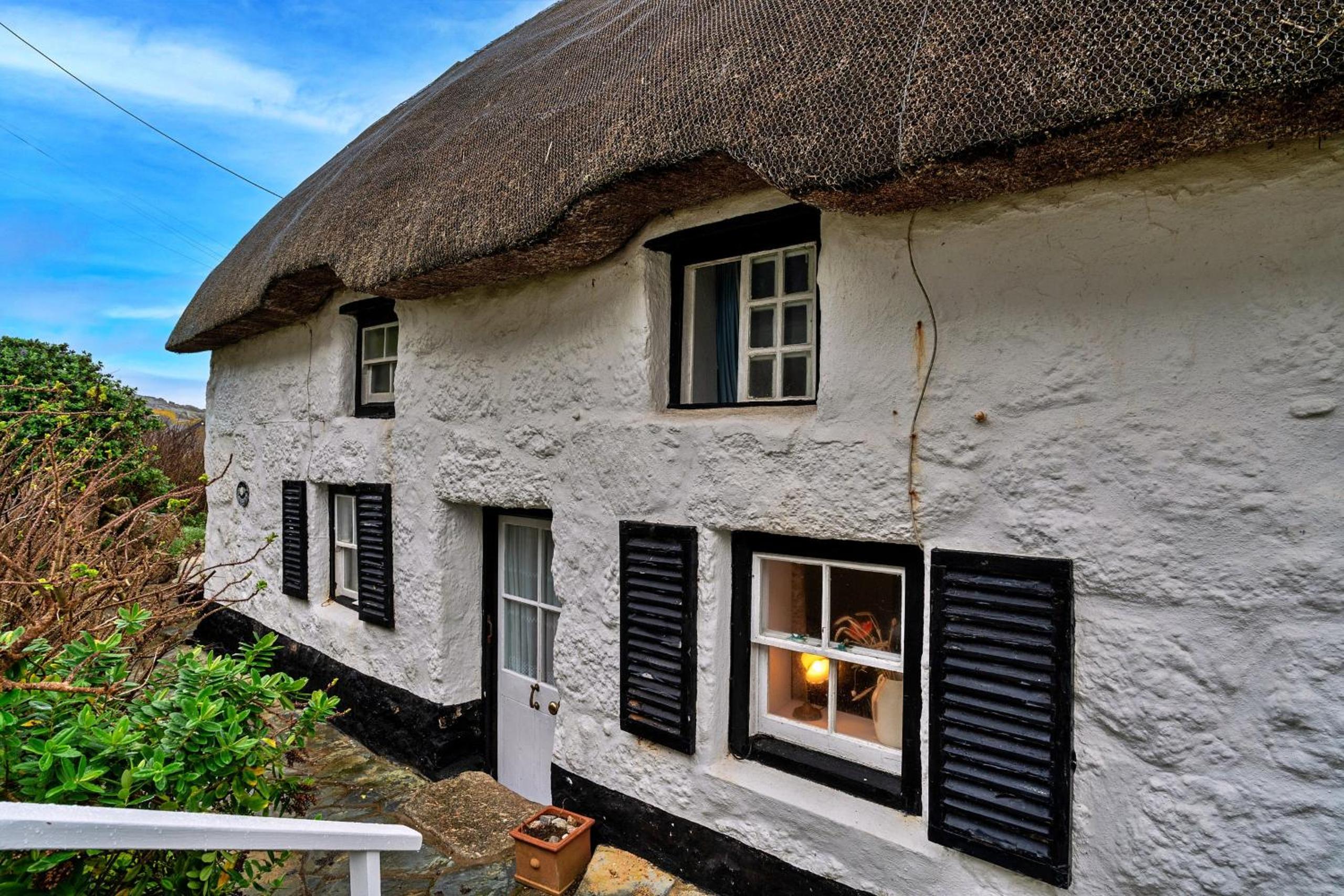 Finest Retreats - Lewcott view 3