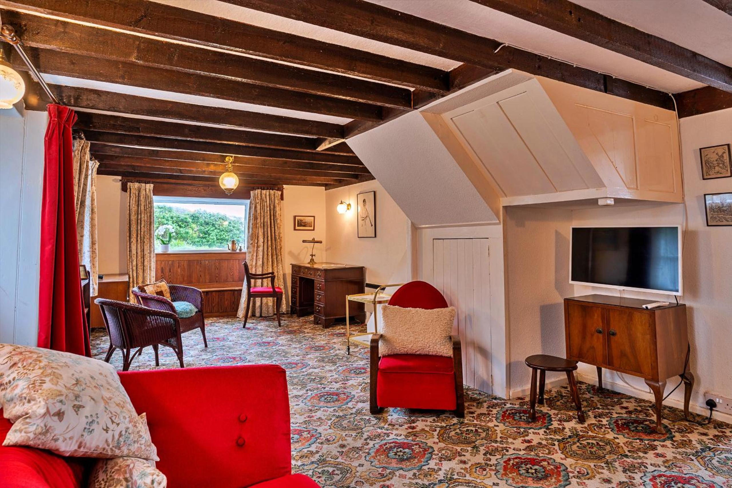 Finest Retreats - Lewcott view 4