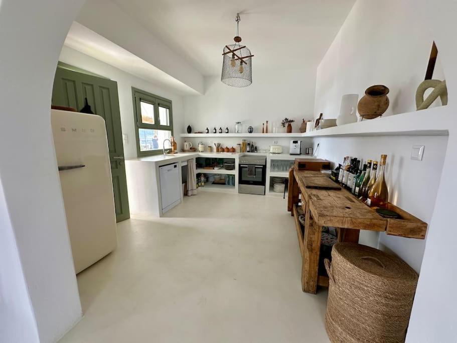 Bougainvillea House Antiparos - Private Pool Villa view 5