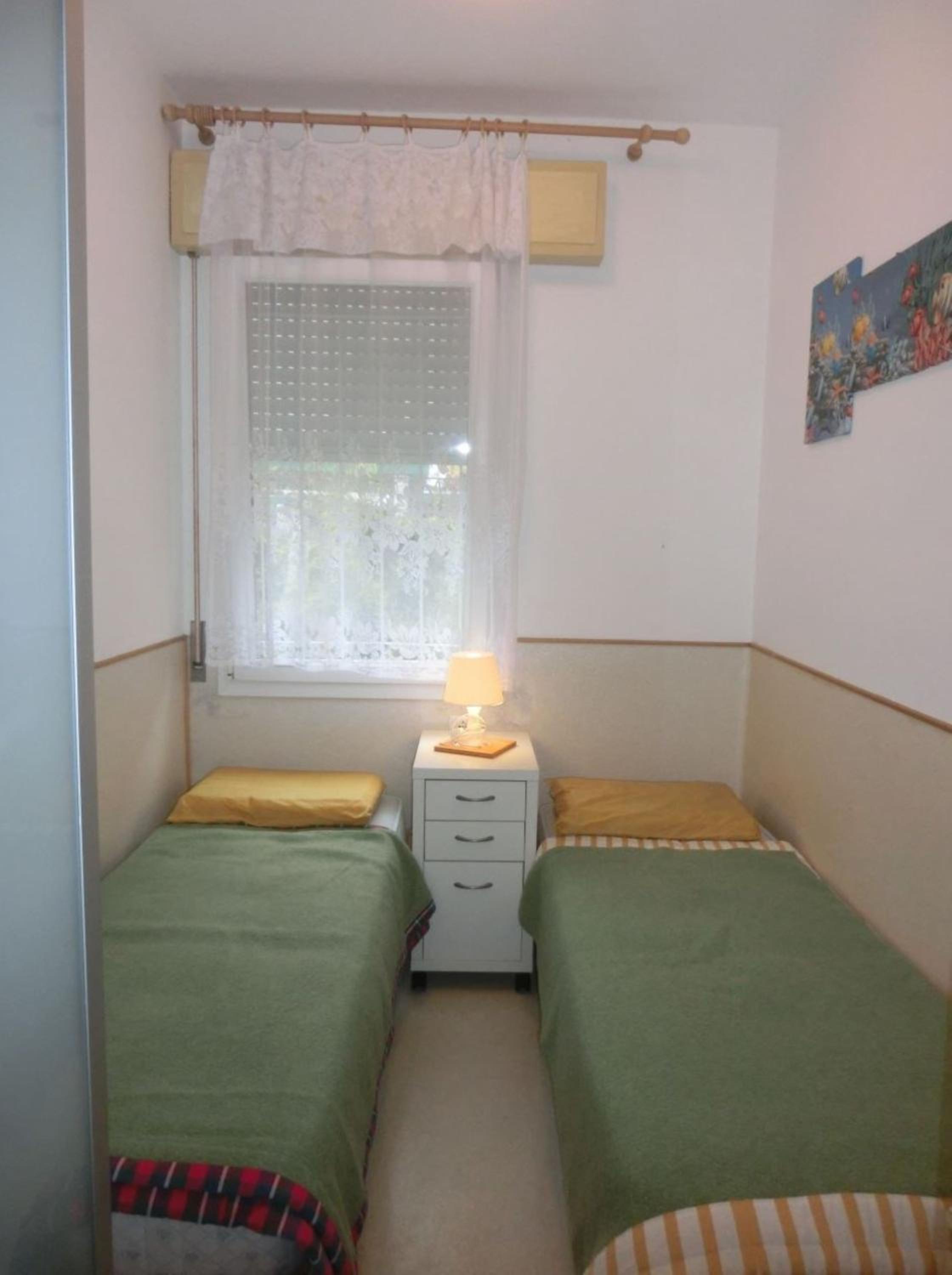 Comfy villa with garden and parking photo 3
