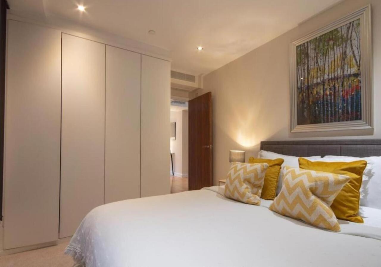 Westminster 1 bed apt with terrace and Air-Con