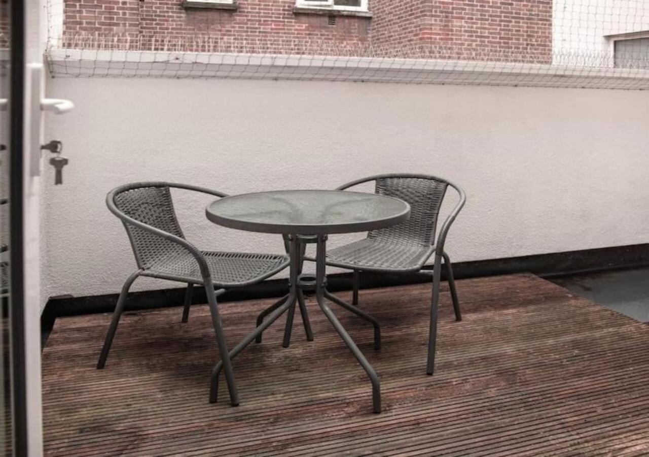 Westminster 1 bed apt with terrace and Air-Con