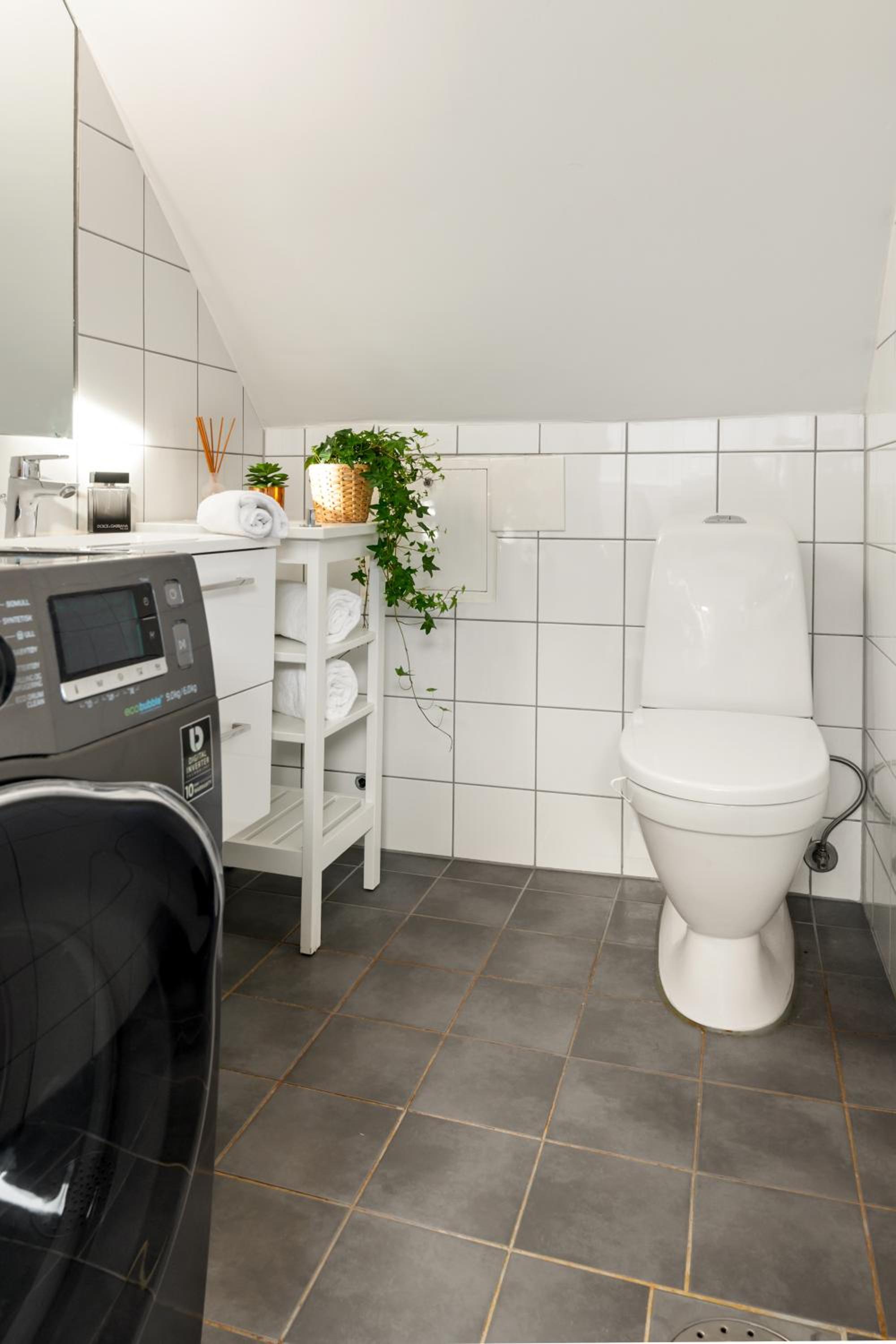Dinbnb Apartments I 100 meters from Bryggen I Self check-in I Coffee + view 5