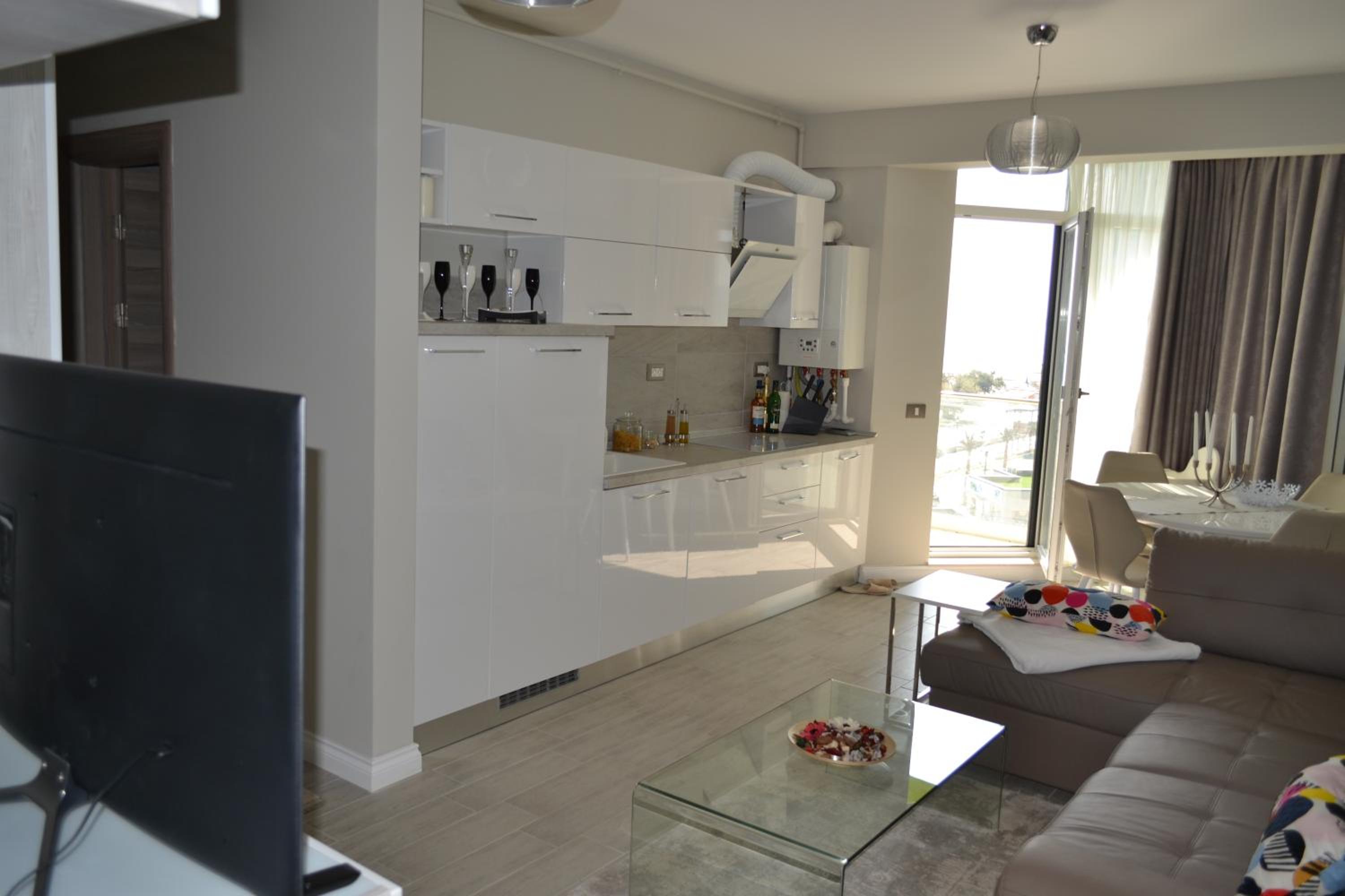Frontal SeaView Apartment Spa&Pool Resort - parking